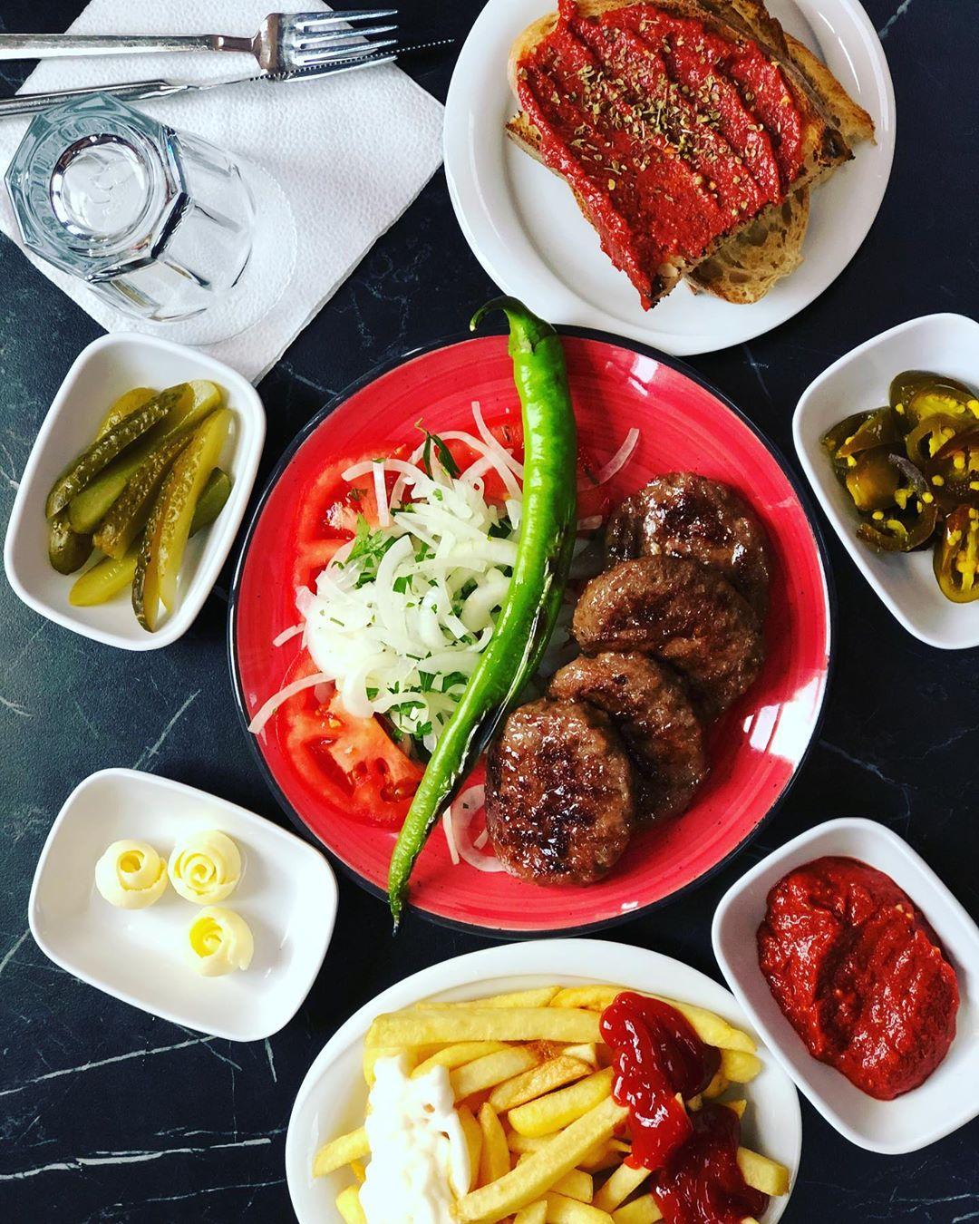 Köfte Evi Osmangazi / Bursa 0 (224) 221 08 ** Birmilyonnokta